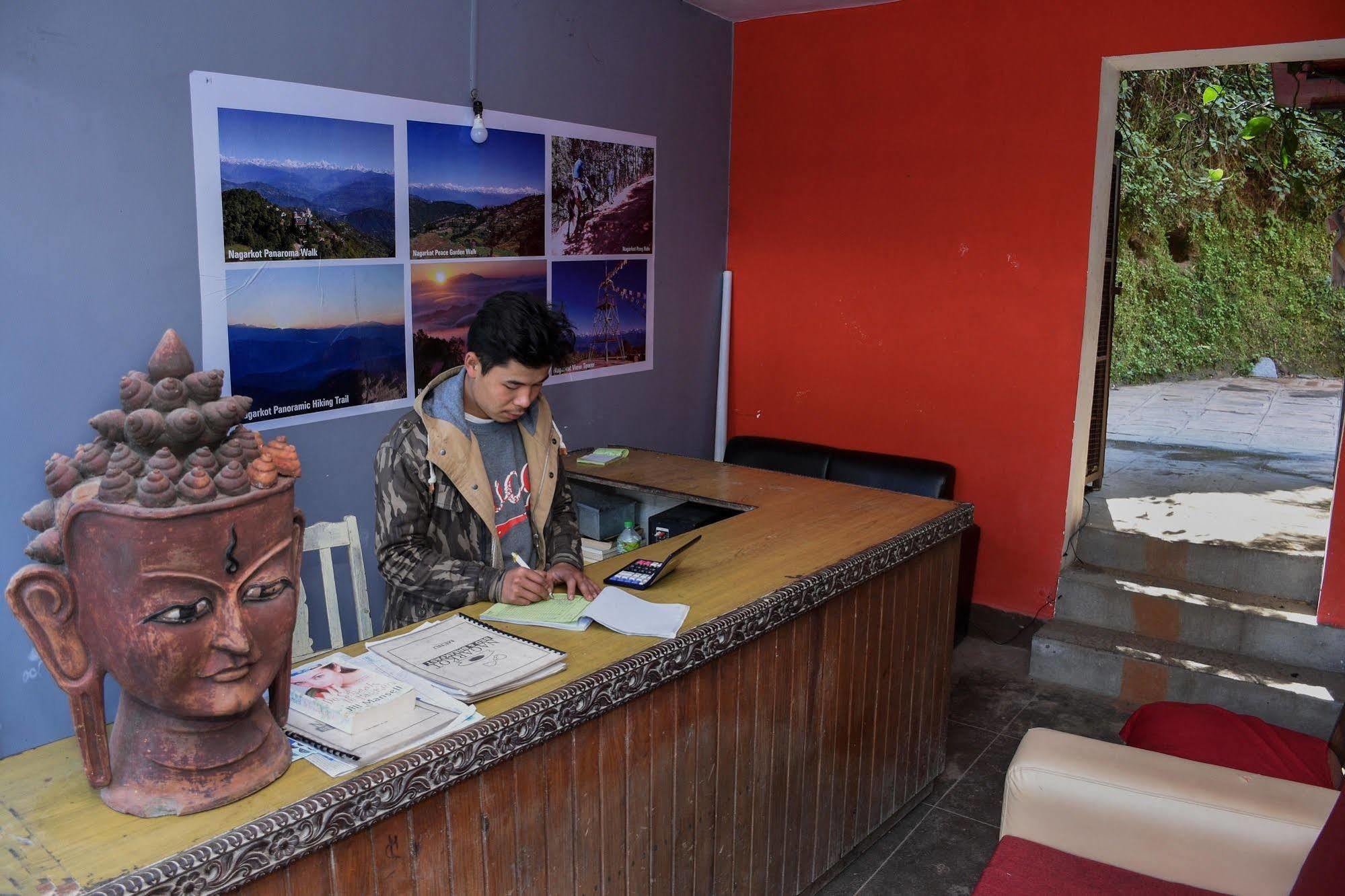 Langtang View Nagarkot Bed And Breakfast Eksteriør billede