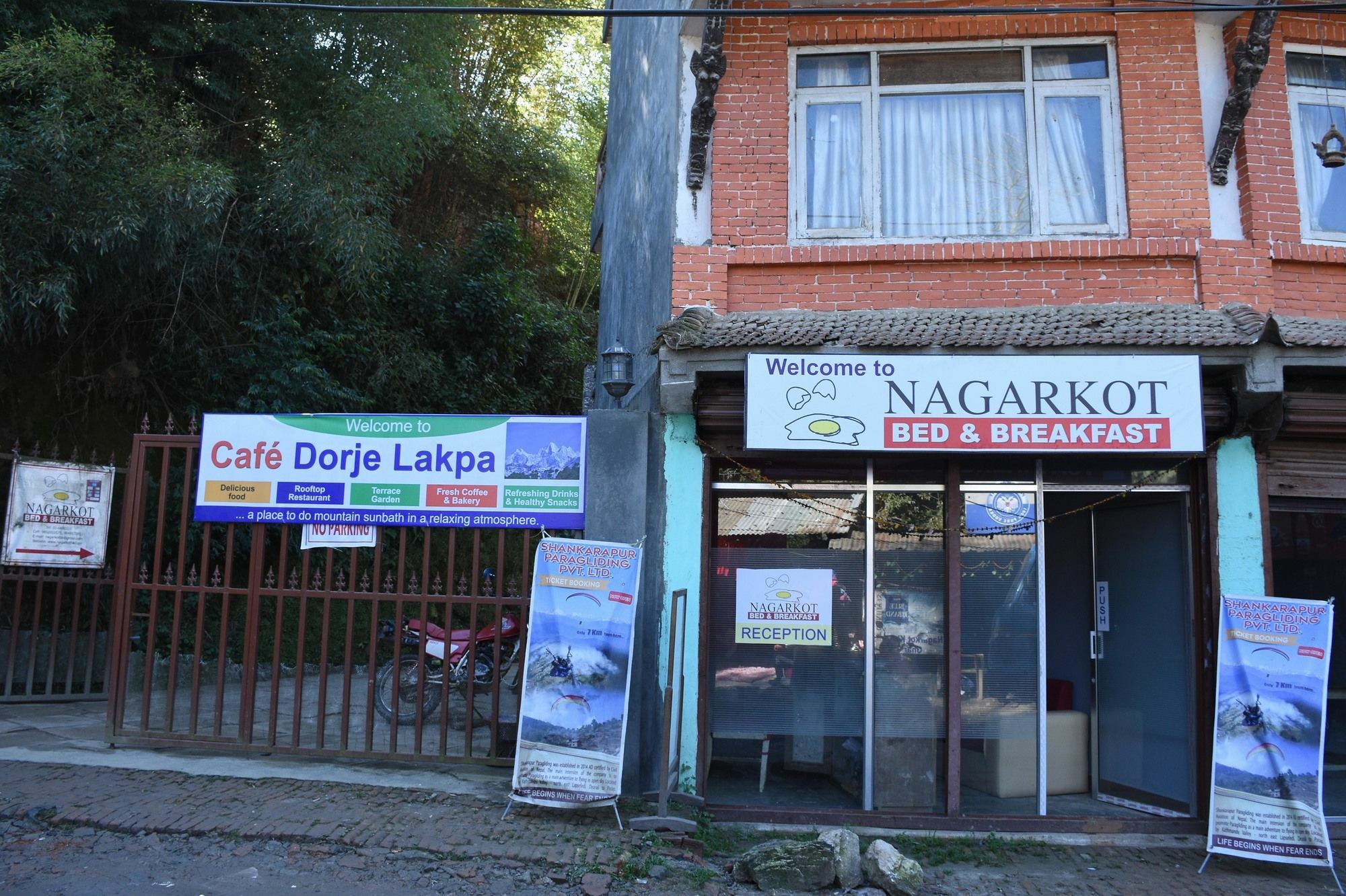 Langtang View Nagarkot Bed And Breakfast Eksteriør billede